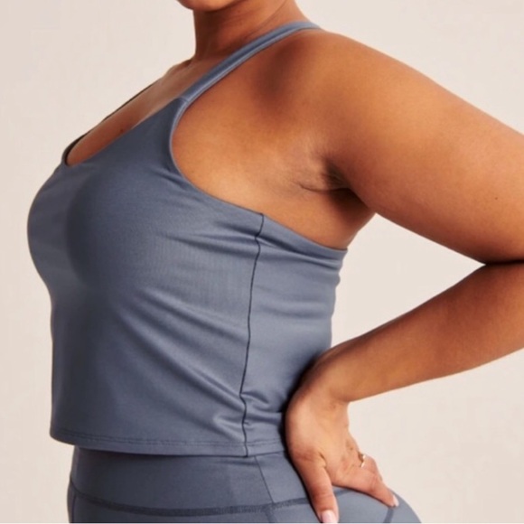 ABERCROMBIE & FITCH - V-Neck Racerback Tank - Picture 5 of 6